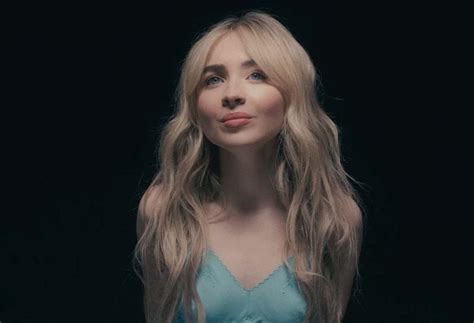 Sabrina Carpenter - Skin скачать клип на мобильный телефон, Планшет или ...