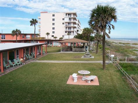 Editor Picks: Beachfront hotels in Cocoa Beach, FL