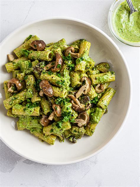 Vegan Spinach Pesto Mushroom Pasta Recipe | Foodaciously