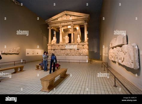 Ancient Greek Elgin Marbles - Exhibits in British Museum London England ...