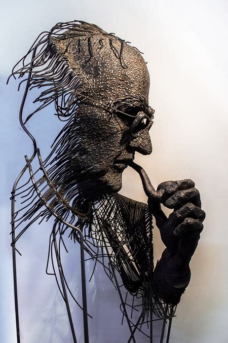 3D Wire Sculptures by Darius Hulea