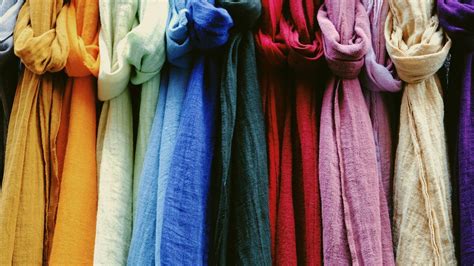 10 Easy Natural Dyes for Fabric (incl. Viscose & Linen) - Utopia