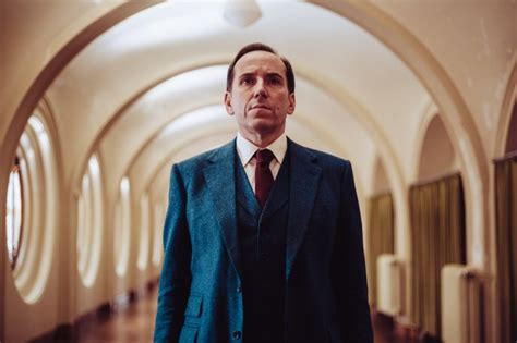 Ben Miller on how his struggle with OCD helped with Professor T role | Metro News