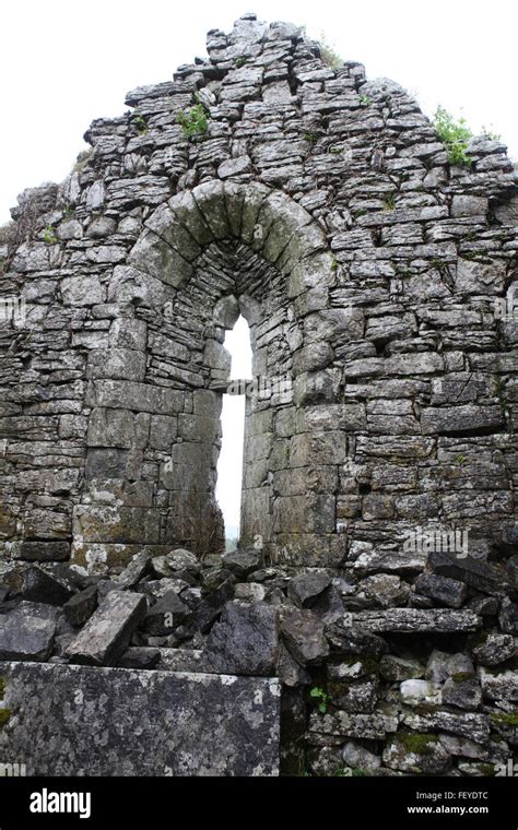 Ruins old chapel in graveyard hi-res stock photography and images - Alamy