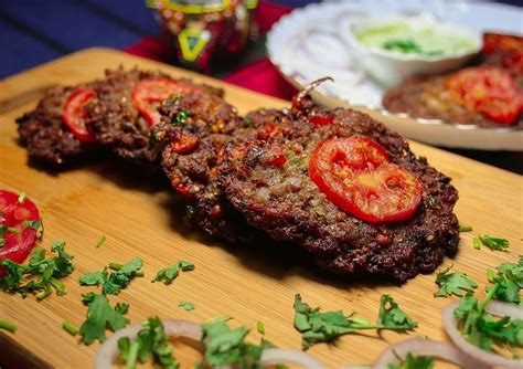 Chapli Kabab Recipe Ingredients | Pakistani Cuisine | Foodiection.com