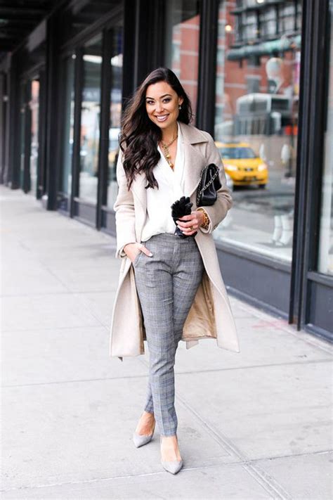 What Women Should Wear for a Business Meeting [60+ Outfit Ideas]