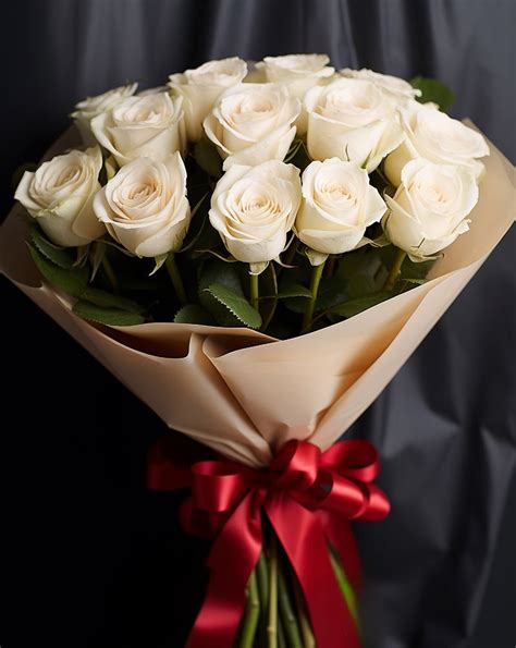 Classic 12 White Rose Bouquet - Making Dream