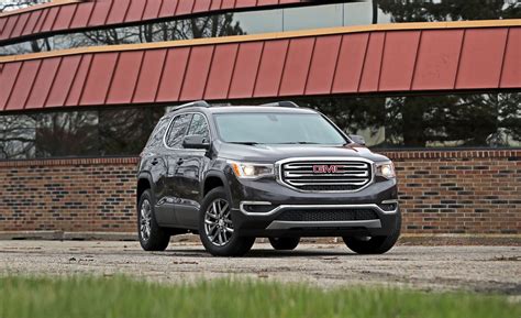 2020 GMC Acadia Reviews | GMC Acadia Price, Photos, and Specs | Car and ...