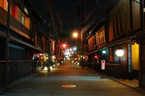 Gion, Kyoto (Geisha District) - Tourist in Japan