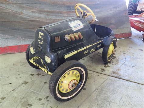 Lot 98D – Vintage Garton Hot Rod Pedal Car | VanderBrink Auctions