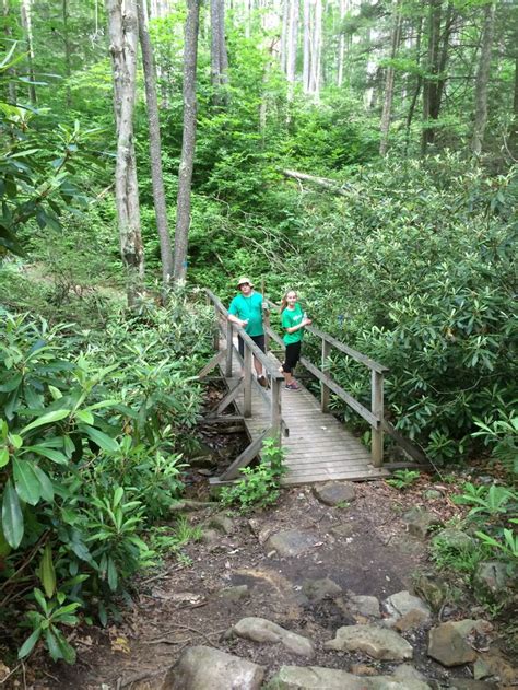 Pase Point Trail via Dobbin House Trail. Trailhead at Pendleton Lake ...