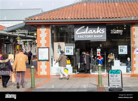 Clarks village outlet shopping street hi-res stock photography and ...