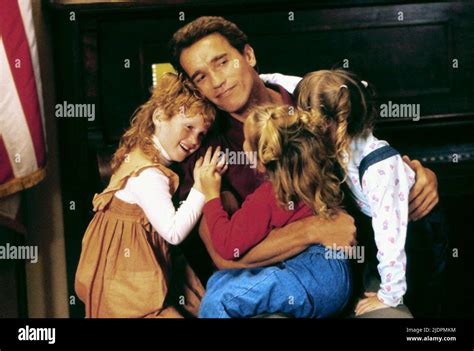 ARNOLD SCHWARZENEGGER, KINDERGARTEN COP, 1990 Stock Photo - Alamy