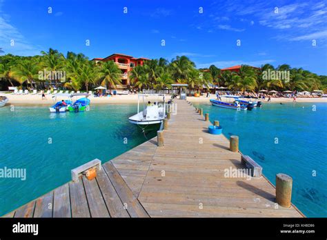 Honduras, Islas de la Bahia, Roatan Island. West Bay. Mahogany Bay ...