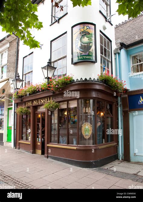 The Nutshell pub in Bury St Edmunds, the smallest pub in the UK Stock ...