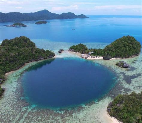 Amazing view of Sombori Island, Central Sulawesi, #Indonesia Photo by: IG @deedahyar | Indonesia