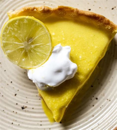 Grandma's Lemon Chiffon Pie (No Bake Creamy Lemon Pie) - RecipeMagik