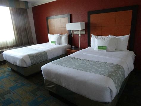 LA QUINTA INN & SUITES BY WYNDHAM SEATTLE SEA-TAC AIRPORT $57 ($̶7̶0̶ ...