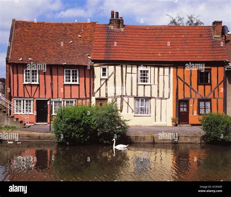 GB ESSEX COLCHESTER RIVER COLNE RIVER WALK Stock Photo - Alamy