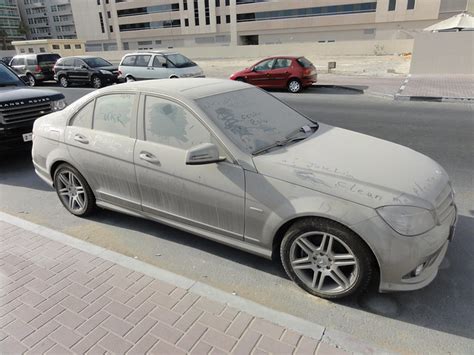 CC photo #530: A very dusty car in Dubai | Swimmer's Daily