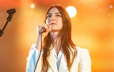 Weyes Blood live in Manchester: hushed reverence greets anthems for the Extinction Rebellion ...