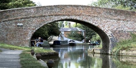 Canal bridges | Canal & River Trust