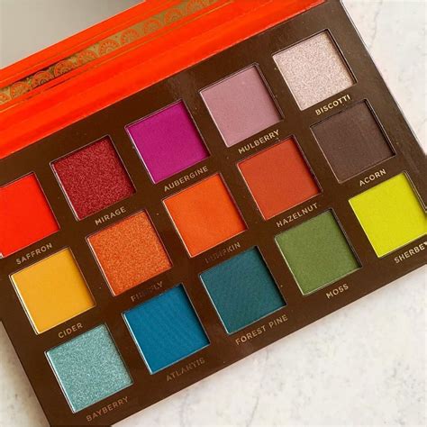 Ace Beautè on Instagram: “#FLAIR eyeshadow palette 🧡🎨 📷 by ...