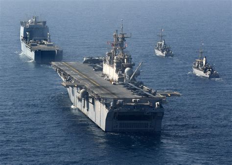 File:US Navy 090905-N-3165S-566 The multi-purpose amphibious assault ship USS Bataan (LHD 5 ...