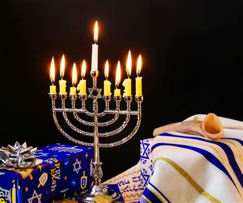 Lighting Hanukkah Candles: How To Light The Menorah - Kindled Craft