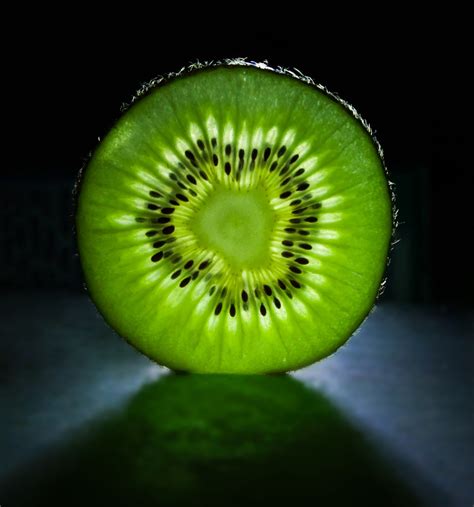 Kiwi fruit slice: eligiusfrancis: Galleries: Digital Photography Review : Digital Photography Review