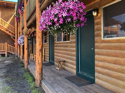 River Lodge Rooms & Cabins - Idaho Business Properties