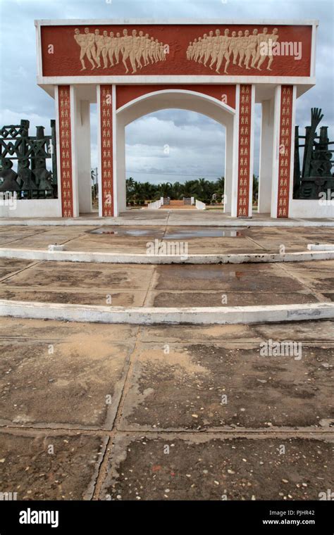 Ouidah benin door hi-res stock photography and images - Alamy