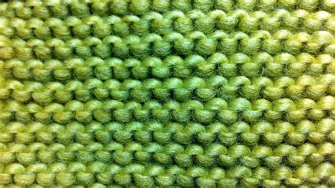 How to Knit The Garter Stitch :: Knitting Stitch #9 | NEW STITCH A DAY