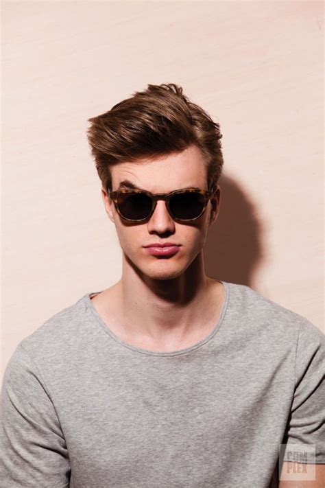 Face Facts: How to Buy Sunglasses That Fit Your Face | Buy sunglasses, Sunglasses, High cheekbones