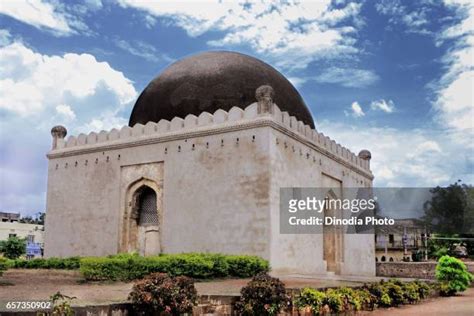 28 Bahmani Architecture Stock Photos, High-Res Pictures, and Images - Getty Images