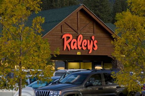 Raley’s store accused of religious discrimination