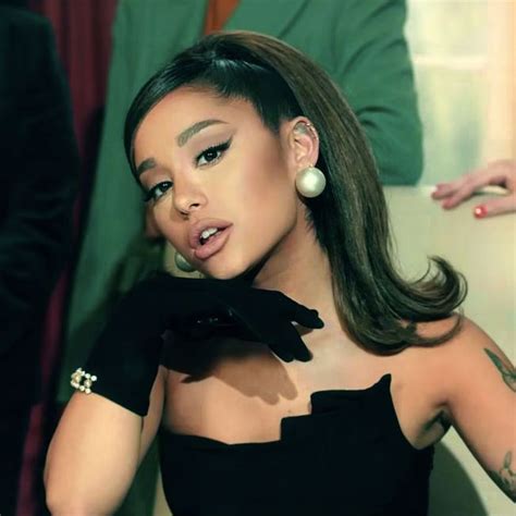 Ariana Grande Positions : Ariana Grande Drops Sixth Album 'Positions ...