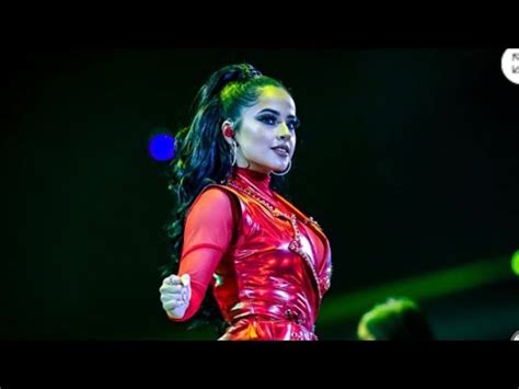 Becky G- Mayores (Live at Home Performance) - YouTube