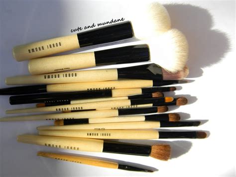 Cute and Mundane: My Bobbi Brown brush collection