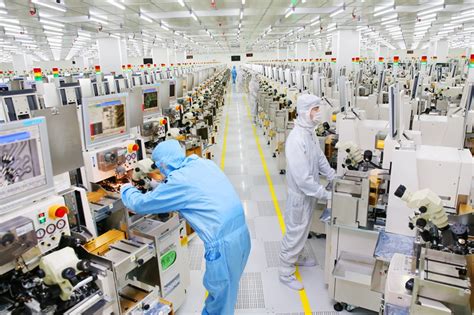 China Still Far From Semiconductor Self-Sufficiency, Report Says ...