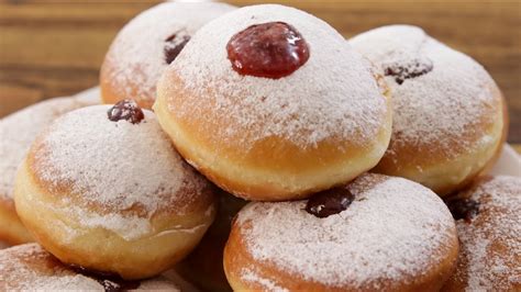 Jelly Doughnuts Recipe | How to Make Jelly Donuts - The Cooking Foodie