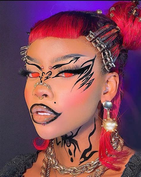 Graphic liner by babenexttdoor | Punk makeup, Eye makeup art, Crazy makeup