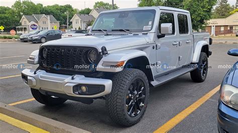 2024 Jeep Gladiator Refresh Spied Undisguised With Updated Grille