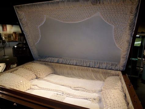 Casket for Three - The Tragic Story of the 3-Person Casket