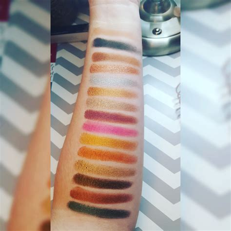 Too Faced Chocolate GOLD Bar swatches : r/MakeupAddicts