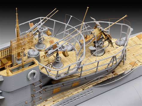 Revell 1/72 German U Boat Submarine Platinum Edition Plastic Kit 05163