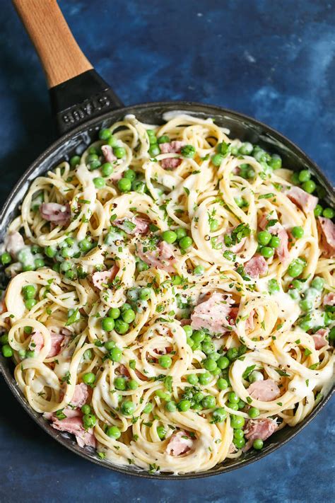 pasta carbonara with peas and ham