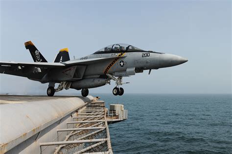 Military Fighter Jets: Recent U.S Navy Photos