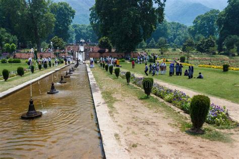 Nishat Bagh, Srinagar Tourism Editorial Stock Image - Image: 42158624