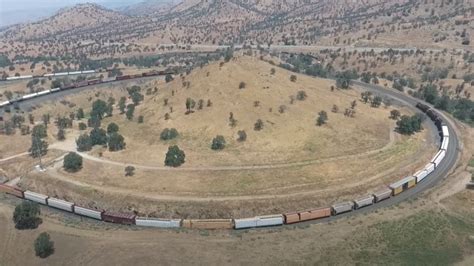 The Tehachapi Loop - Train Fanatics